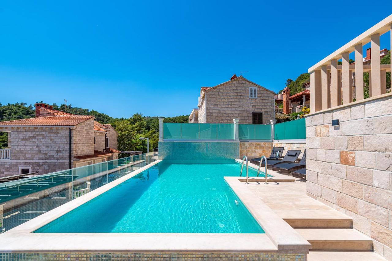 Villa Kadena - Luxury Seaside Villa With Private Heated Pool Selca  Exterior photo